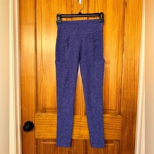 Beyond Yoga Sz XS Purple Side Pocket Leggings
